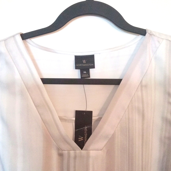 Ombre Striped V-Neckline  Tank Blouse - Picture 2 of 11